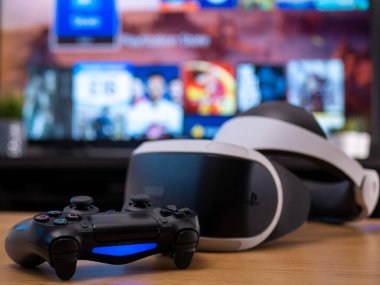 Uk, Jan 2020: Çift şok uzaktan kumandalı Playstation için sanal gerçeklik Vr Sony kulaklığı