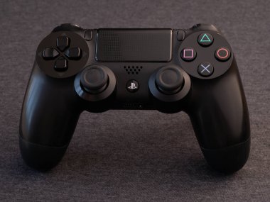 İngiltere, Mart 2020: Black Sony PS4 playstation pad denetleyici
