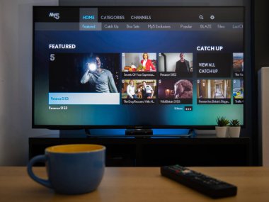 İngiltere, Mart 2020: TV Televizyonu my5, Kanal 5 ana ekranını yakaladı