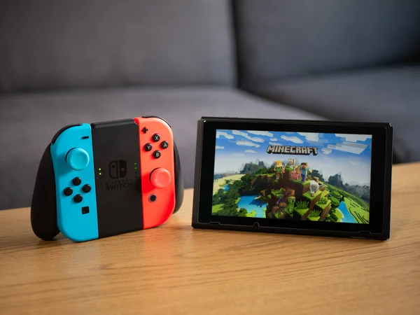 Marzec 2020 Przełącznik Nintendo Gra Minecraft Joy Con Uchwyt Kontroler — Zdjęcie stockowe