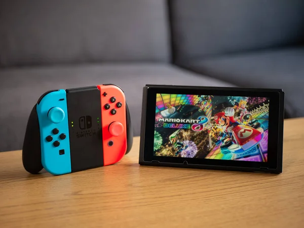 Marzec 2020 Przełącznik Nintendo Mario Kart Deluxe Chwytem Radość Con — Zdjęcie stockowe