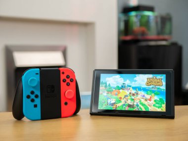 İngiltere, Mart 2020: Nintendo Hayvanı yeni ufuklardan geçiyor ve ev ortamında eğlence konsolu kavrayışı