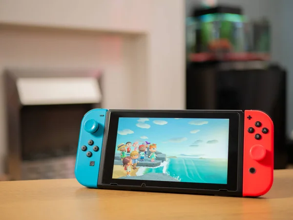 Marzec 2020 Nintendo Przełącz Konsolę Gier Zwierzę Przekraczające Nowe Horyzonty — Zdjęcie stockowe