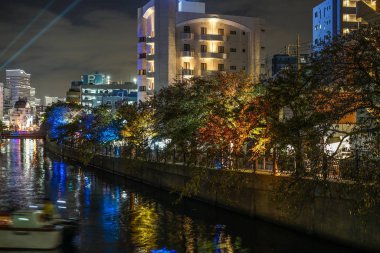 Ooka Nehri 'nin Yokohama silueti