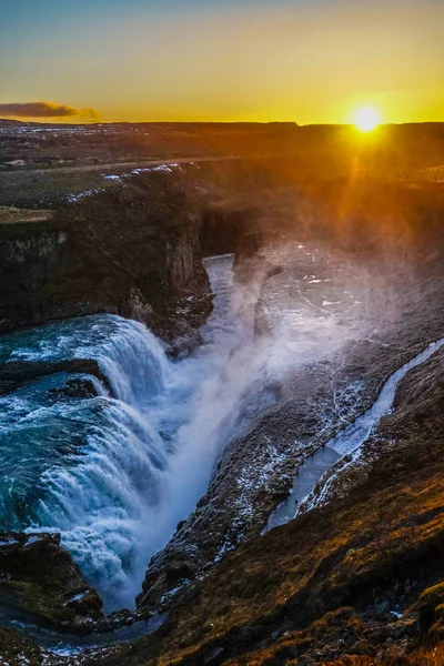 Şelale ve İzlanda Gullfoss 'un doğuşu