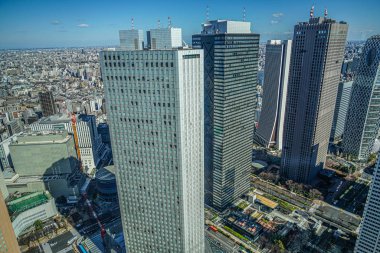 Tokyo Metropolitan Hükümet Binası 'nın gözlem güvertesinden Tokyo silueti görüldü