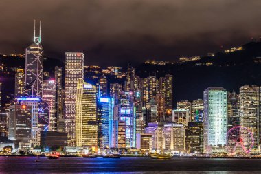 Victoria Limanı 'ndan Hong Kong gece görüşü