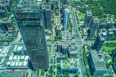 Taipei şehir manzarası ve mavi gökyüzü Taipei 101 'den görünüyor.
