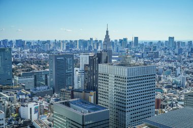 Tokyo Metropolitan Hükümet Binası 'nın gözlem güvertesinden Tokyo silueti görüldü