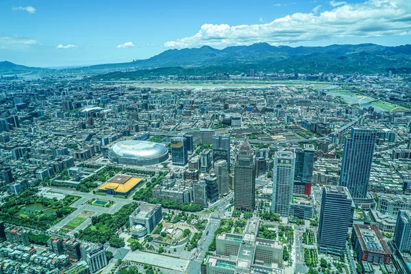 台北101から見える台北の街並みと青空 — ストック写真