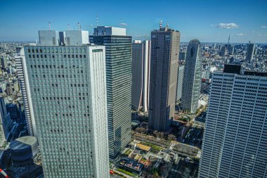 Tokyo Metropolitan Hükümet Binası 'nın gözlem güvertesinden Tokyo silueti görüldü