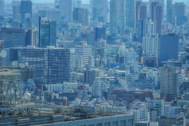 Tokyo Metropolitan Hükümet Binası 'nın gözlem güvertesinden Tokyo silueti görüldü