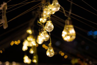 Ampulün şık görüntüsü (parlak lamba)