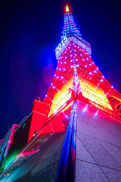 Ночной Вид Освещенную Токийскую Башню — стоковое фото