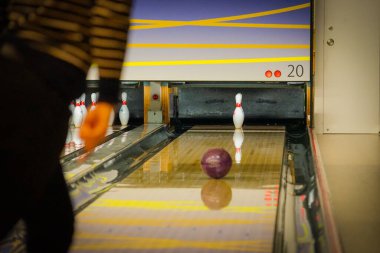 Bowling maçı ve bovling sahası