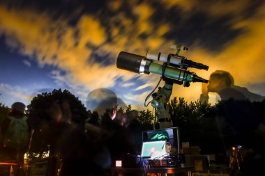 Teleskopta astronomik gözlemlerin görüntüsü