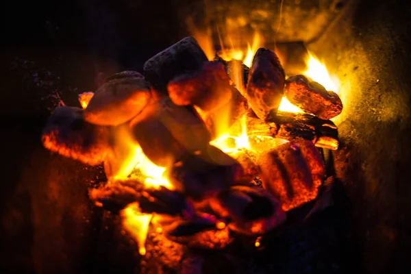 Bild Vom Brennenden Lagerfeuer — Stockfoto