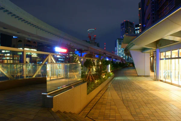 夜景の東京汐留 — ストック写真