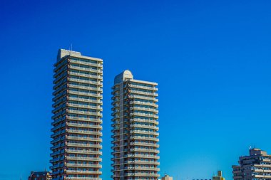 Boş lüks daireler ve güzel hava.