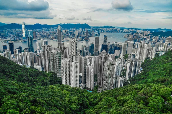 ビクトリアピークから見える香港の高層ビル — ストック写真