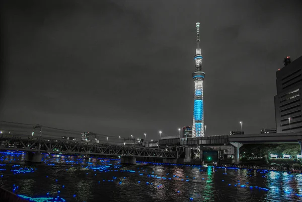 Tokyo Sky Tree Sumida Folyón Folyó Fény Tokiói Szentjánosbogár — Stock Fotó
