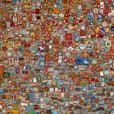 Sovyetler Birliği döneminin klasik orijinal rozetleri. Rus metal simge rozetleri