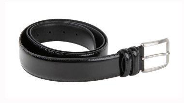 Nikel tokalı yeni siyah deri kemer. Gölgeler olmadan. Beyaz arkaplanda izole 