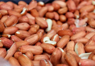 Kavrulmuş fıstık sokak piyasada bir sürü