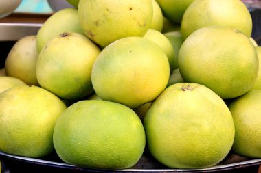 taze yeşil limes piyasada bir sürü