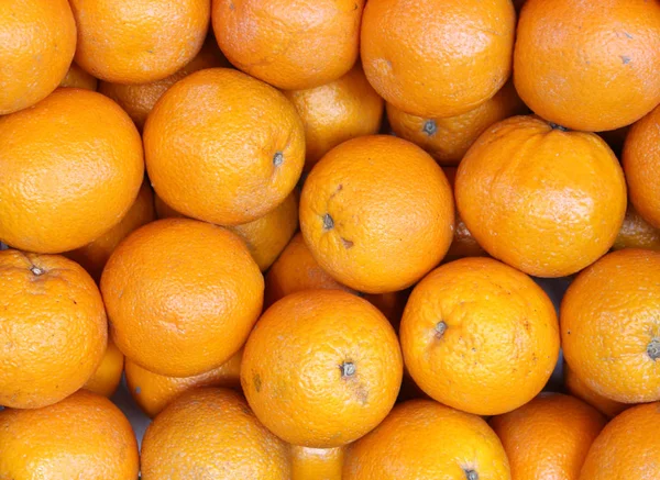 Naranjas ecológicas saludables en el mercado — Foto de Stock