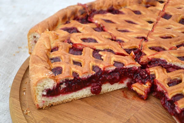 Hagyományos amerikai berry pie arany tészta — Stock Fotó