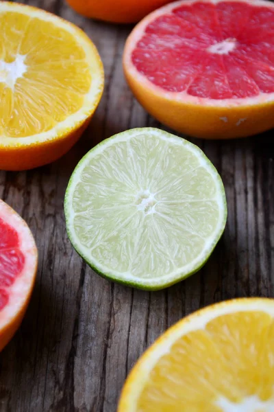 Set of citrus fruits from grapefruit, oranges and limes — Stock Photo, Image