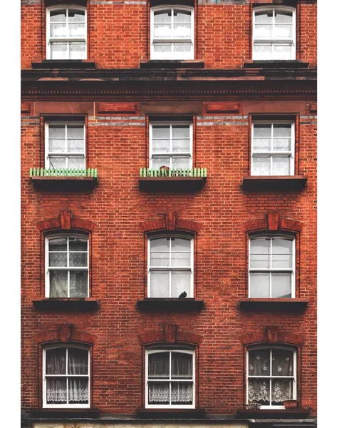 ЛОНДОН, ВЕЛИКИЙ БРИТАин - 2 ОКТЯБРЯ 2017: красивые старые здания и улицы Лондона — стоковое фото