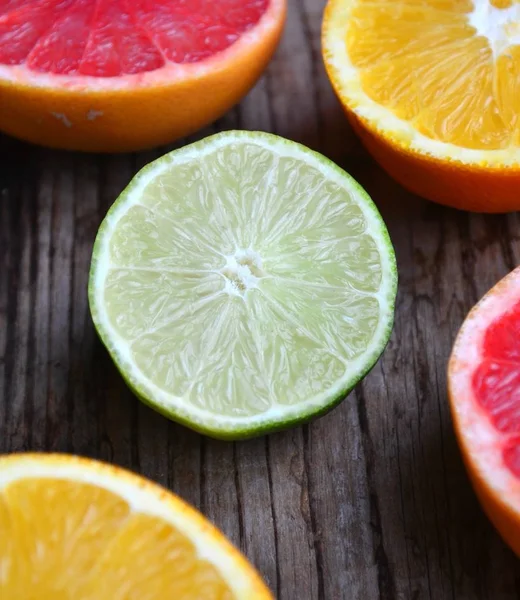 Set of citrus fruits from grapefruit, oranges and limes — Stock Photo, Image