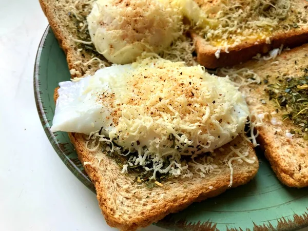 Pequeno Almoço Inglês Saboroso Feito Torradas Com Ervas Ovos Bento — Fotografia de Stock