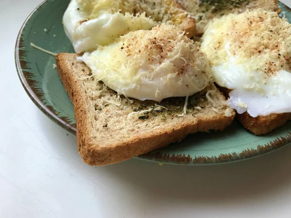 Savoureux Petit Déjeuner Anglais Composé Pain Grillé Aux Herbes Œufs — Photo