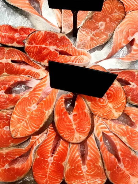 Lots Fresh Raw Salmon Steaks Ice Supermarket — Stock Photo, Image