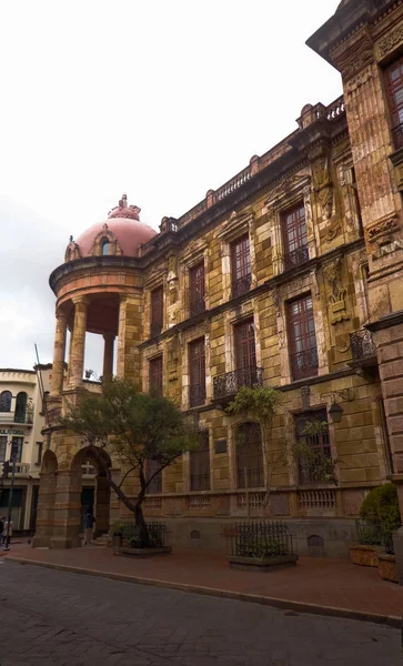 Cuenca Ecuador Önkormányzati Épület Régi Azuay Bank — Stock Fotó