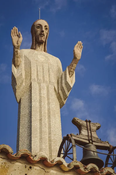 Otero Christ, Cristo del Otero, drámai égbolttal Palenciában, Castile és Leon, Spanyolország — Stock Fotó