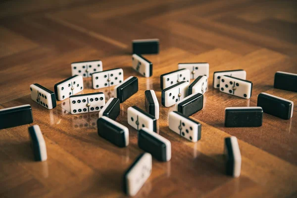 Domino Game Pieces Brown Orange Wooden Floor Arranged Randomly Focused — Stock Photo, Image