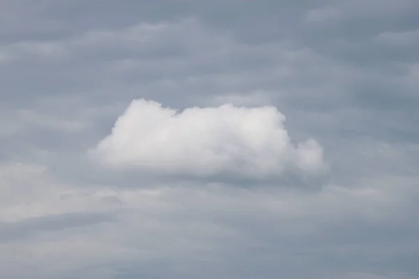 云层密布的天空背景纹理 — 图库照片