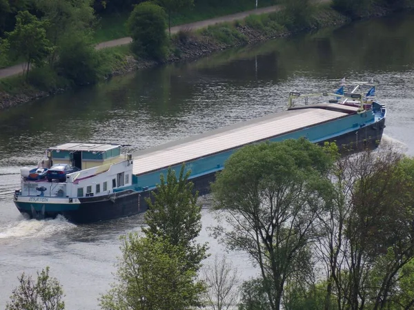 Flussboot in Mosel — Stockfoto