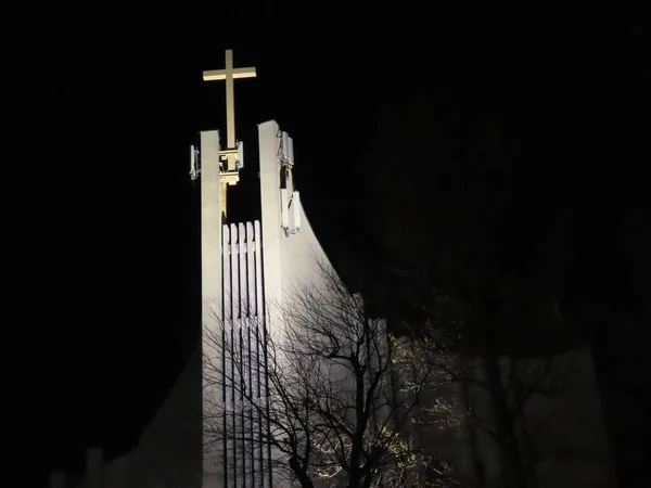 Igreja moderna em Varsóvia — Fotografia de Stock