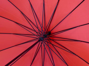 Kırmızı pagoda şemsiyesi