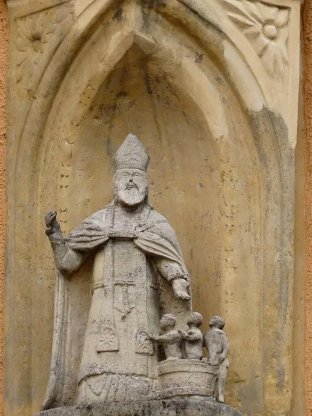 Medeltida skulptur St. Nicholas — Stockfoto