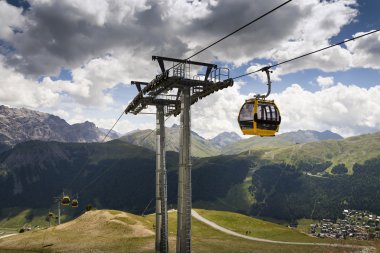 Teleferik teleferik Alp Dağları Livigno göl İtalya
