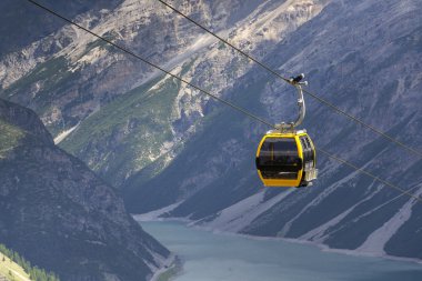 Teleferik teleferik Alp Dağları Livigno göl İtalya