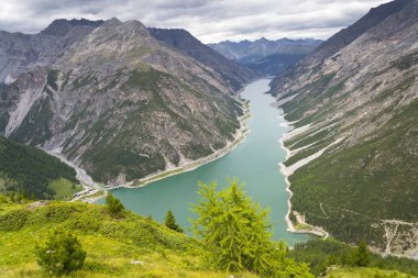 Livigno göl Alps Mountains, Lombardy, İtalya için havadan görünümü