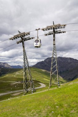 Dağ bikepark Mottolino kabin asansörde tarihinde 3 Ağustos 2016 Livigno, İtalya.