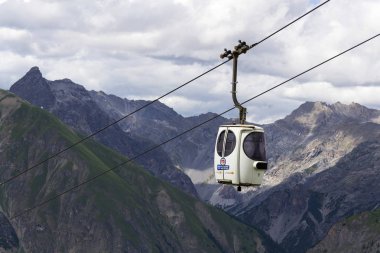 Dağ bikepark Mottolino kabin asansörde tarihinde 3 Ağustos 2016 Livigno, İtalya.